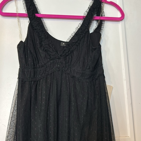 Black Tulle Overlay Longer length Top- L - Picture 7 of 8